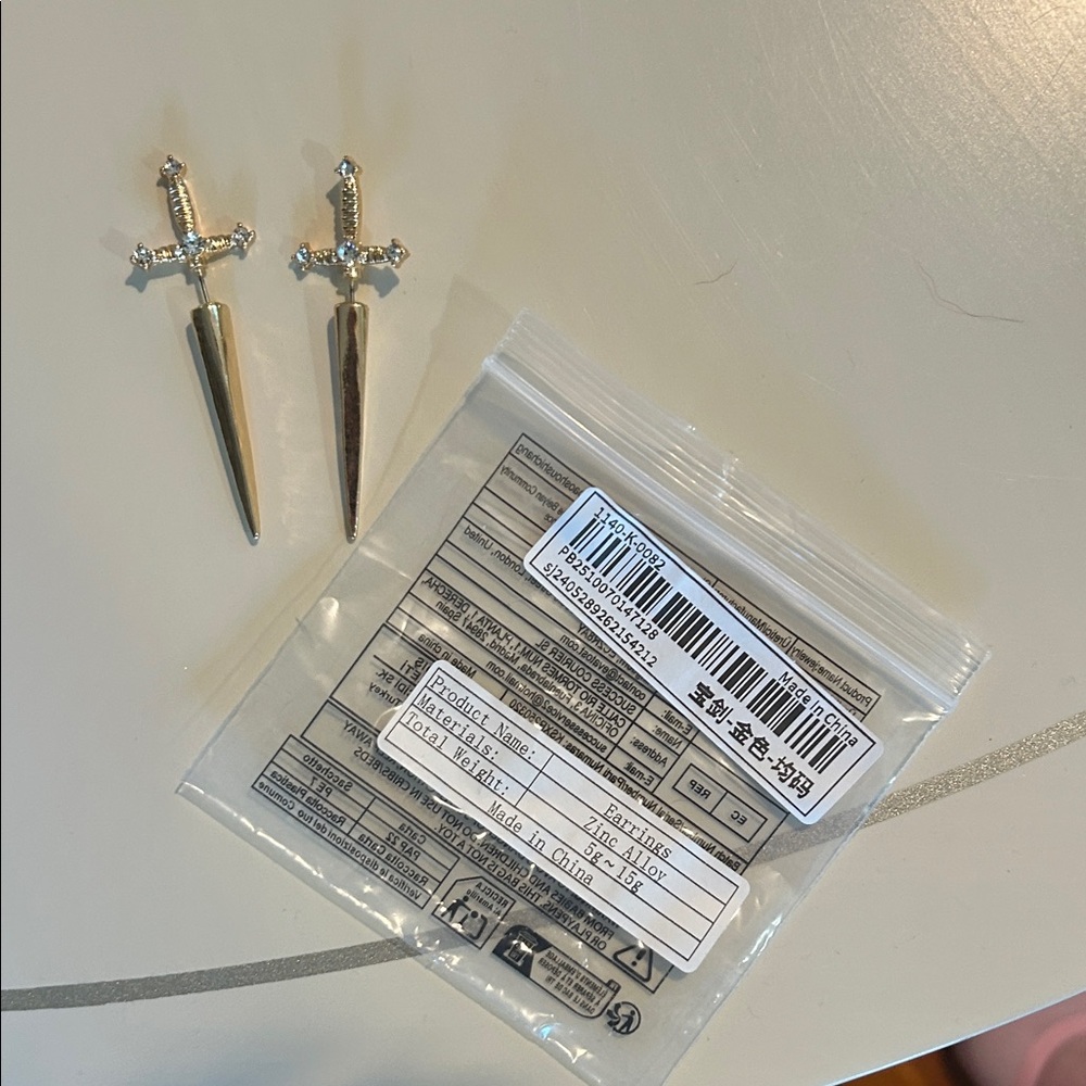 NWT SHEIN Gold Accessory Set - Picture 10 of 12